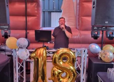 DJ Zanger Drive in show voor verjaardagen